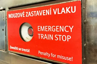 Prague metro passengers urged to learn emergency protocol after fatal fall